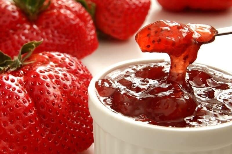 วิธีทําแยมสตรอเบอร์รี่ แบบง่าย รสชาติเปรี้ยวหวาน (Strawberry Jam)