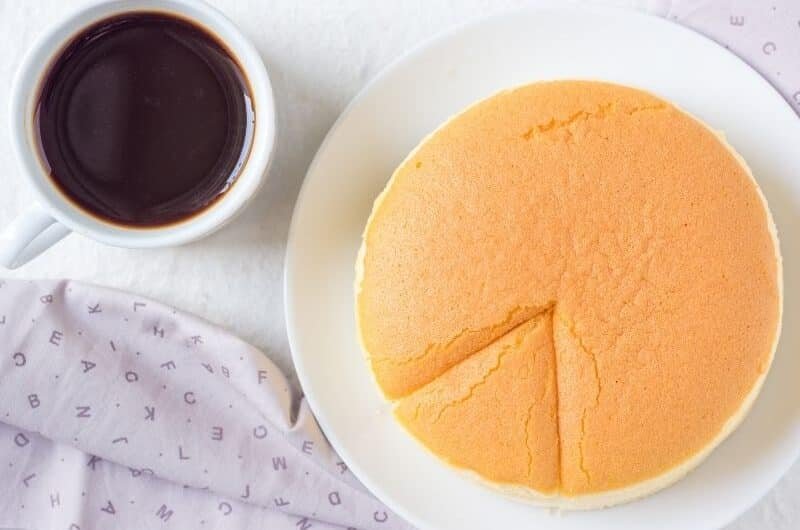 ชีสเค้กญี่ปุ่น สูตรและวิธีทำชีสเค้กให้นุ่มเด้ง หอมทั่วบ้าน (Japanese Cheesecake)