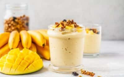 สมูทตี้มะม่วง กล้วย โยเกิร์ต สูตรอร่อยที่ลงตัว (Mango Banana Yogurt Smoothie)