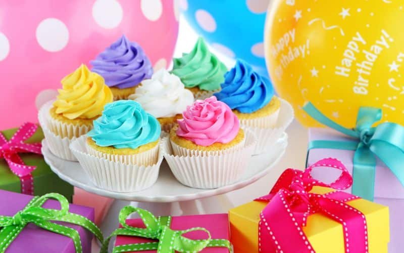 คัพเค้กวันเกิด สูตรและวิธีทำง่ายๆ (Birthday Cupcake)